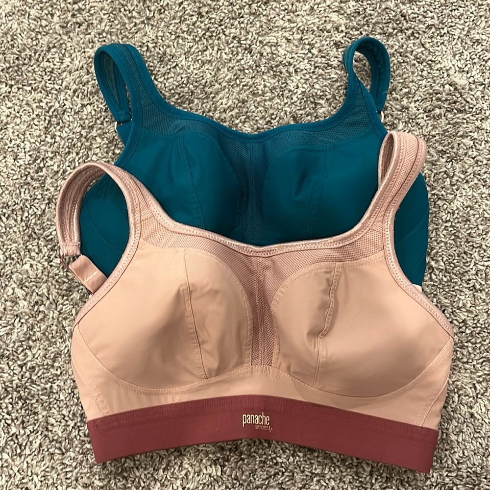 Lot of 2, panache 32D sports bras. Non wired